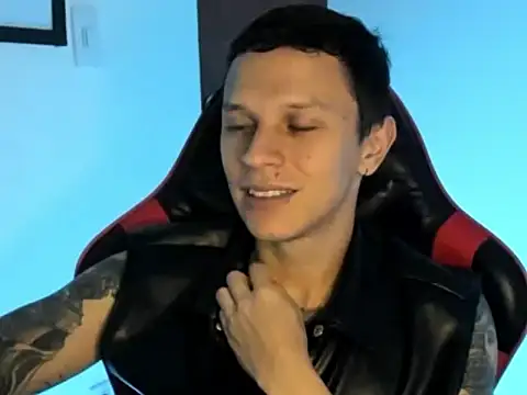 Snapshot of goodboy69l chatting on 07/01/26, 12:00 goodboy69l online show from 07/01/26, 12:00