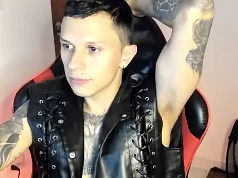 Snapshot of goodboy69l chatting on 04/17/26, 08:11 goodboy69l online show from 04/17/26, 08:11