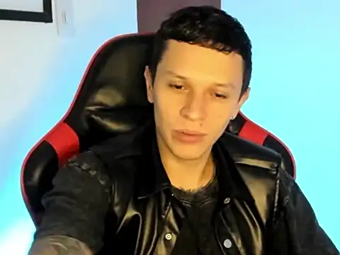 Snapshot of goodboy69l chatting on 07/03/26, 12:33 goodboy69l online show from 07/03/26, 12:33