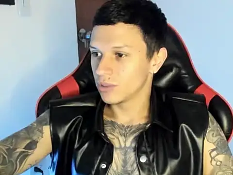 Snapshot of goodboy69l chatting on 05/23/26, 02:38 goodboy69l online show from 05/23/26, 02:38