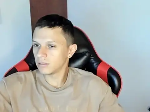 Snapshot of goodboy69l chatting on 05/30/26, 03:39 goodboy69l online show from 05/30/26, 03:39