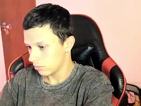 Snapshot of goodboy69l chatting on 02/28/26, 03:33 goodboy69l online show from 02/28/26, 03:33