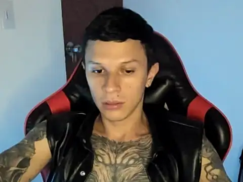 Snapshot of goodboy69l chatting on 05/20/26, 11:02 goodboy69l online show from 05/20/26, 11:02