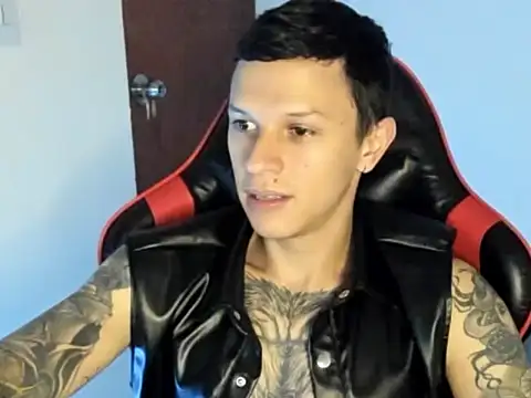 Snapshot of goodboy69l chatting on 05/20/26, 12:40 goodboy69l online show from 05/20/26, 12:40