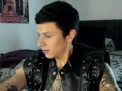 Snapshot of goodboy69l chatting on 04/12/26, 11:41 goodboy69l online show from 04/12/26, 11:41