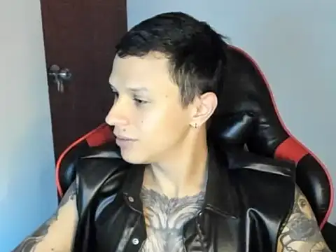 Snapshot of goodboy69l chatting on 06/25/26, 03:28 goodboy69l online show from 06/25/26, 03:28