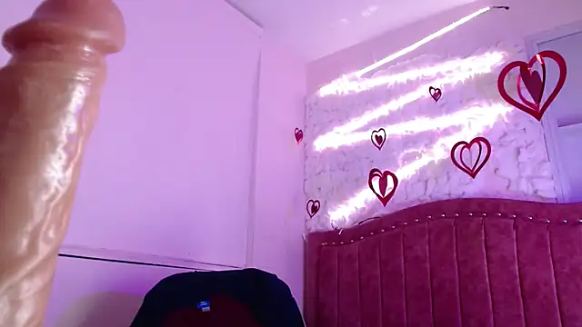 SarahStones online show from 03/12/25, 07:13