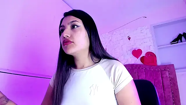 SarahStones online show from 09/18/25, 03:53