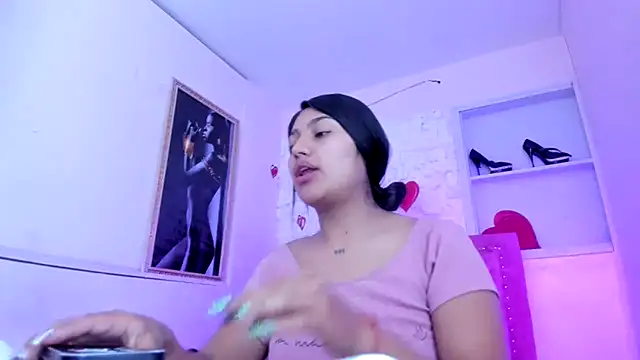 SarahStones online show from 10/17/25, 03:21