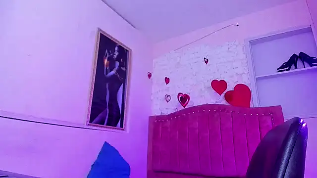 SarahStones online show from 10/11/25, 04:02