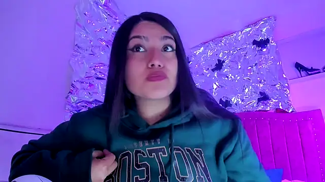 SarahStones online show from 11/27/25, 10:54