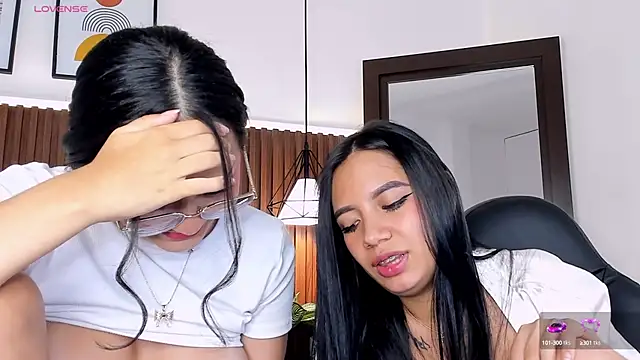 Snapshot of emma_white_01 chatting on 02/28/25, 05:48 emma white 01 online show from 02/28/25, 05:48