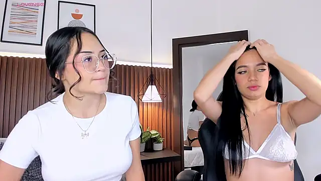 Snapshot of emma_white_01 chatting on 02/28/25, 02:42 emma white 01 online show from 02/28/25, 02:42