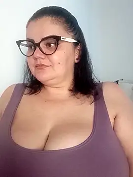 Snapshot of Madisonpalacio chatting on 10/03/25, 05:03 Madisonpalacio online show from 10/03/25, 05:03