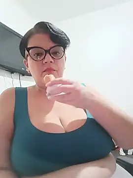 Snapshot of Madisonpalacio chatting on 07/16/26, 06:38 Madisonpalacio online show from 07/16/26, 06:38