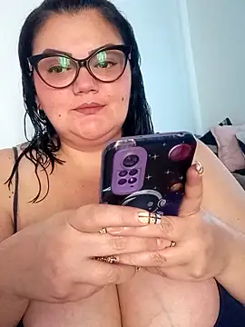 Madisonpalacio online show from 11/26/25, 05:24