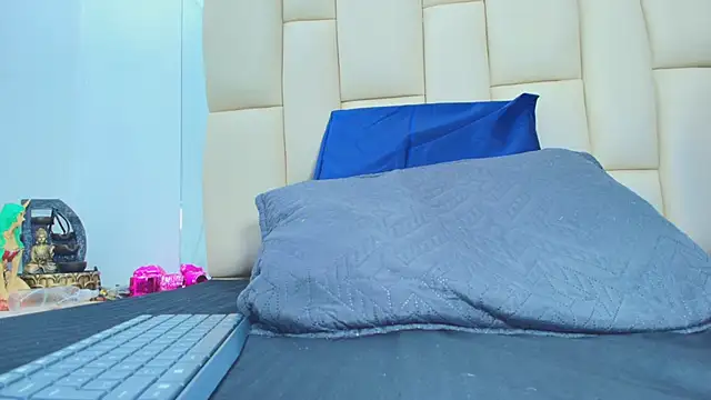 mss mar online show from 12/18/25, 03:22