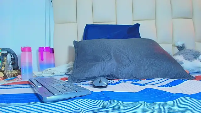 Snapshot of mss_mar chatting on 12/23/25, 03:06 mss mar online show from 12/23/25, 03:06