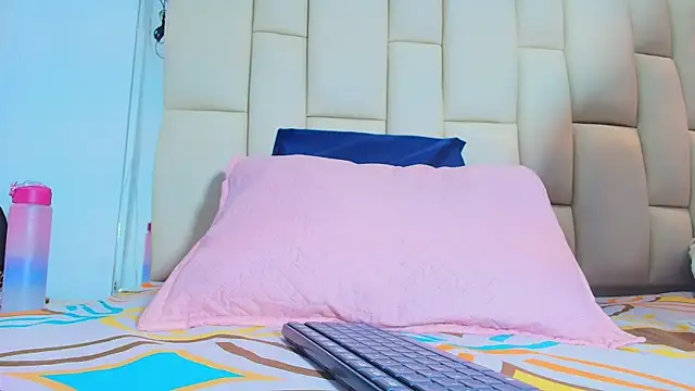 Snapshot of mss_mar chatting on 12/20/25, 03:31 mss mar online show from 12/20/25, 03:31