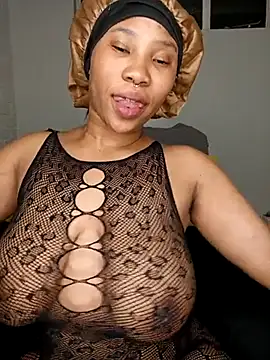 DrippinCaramelCutie online show from 12/18/25, 12:16