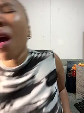 DrippinCaramelCutie online show from 04/07/26, 10:22