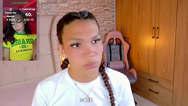Sara-Smith- online show from 06/14/26, 11:22