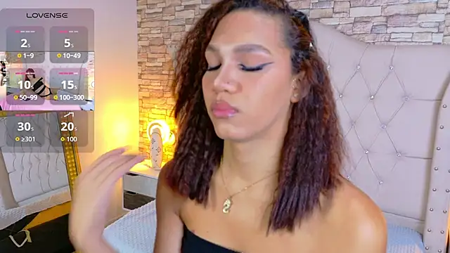 Sara-Smith- online show from 04/28/26, 12:09