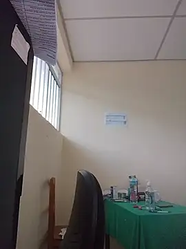 Snapshot of activo202 chatting on 12/15/25, 10:59 activo202 online show from 12/15/25, 10:59