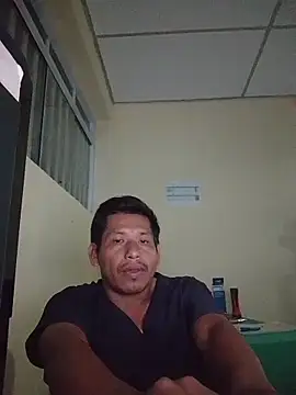 Snapshot of activo202 chatting on 01/15/26, 11:52 activo202 online show from 01/15/26, 11:52