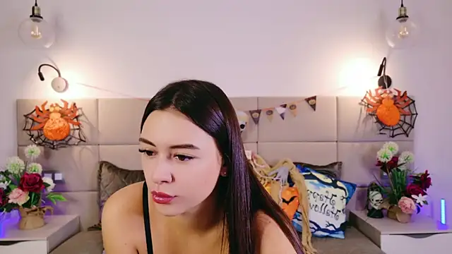 Snapshot of Alisha_Shy chatting on 10/21/25, 10:09 Alisha Shy online show from 10/21/25, 10:09