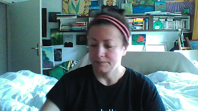 Snapshot of MariaAnaSunshine chatting on 10/06/25, 09:32 MariaAnaSunshine online show from 10/06/25, 09:32