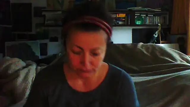 Snapshot of MariaAnaSunshine chatting on 10/13/25, 06:26 MariaAnaSunshine online show from 10/13/25, 06:26
