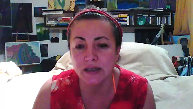 Snapshot of MariaAnaSunshine chatting on 10/12/25, 01:40 MariaAnaSunshine online show from 10/12/25, 01:40