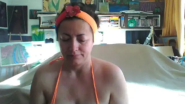 Snapshot of MariaAnaSunshine chatting on 10/19/25, 07:44 MariaAnaSunshine online show from 10/19/25, 07:44