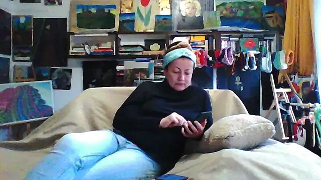 MariaAnaSunshine online show from 12/04/25, 07:40