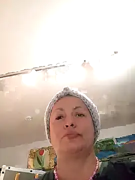 Snapshot of MariaAnaSunshine chatting on 09/24/25, 07:31 MariaAnaSunshine online show from 09/24/25, 07:31