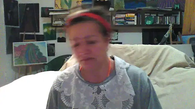 Snapshot of MariaAnaSunshine chatting on 10/15/25, 07:55 MariaAnaSunshine online show from 10/15/25, 07:55