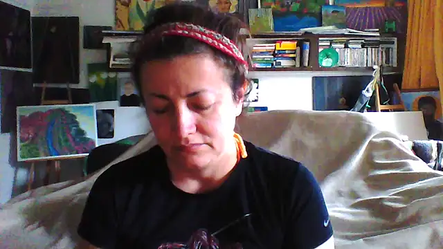 Snapshot of MariaAnaSunshine chatting on 10/17/25, 09:45 MariaAnaSunshine online show from 10/17/25, 09:45