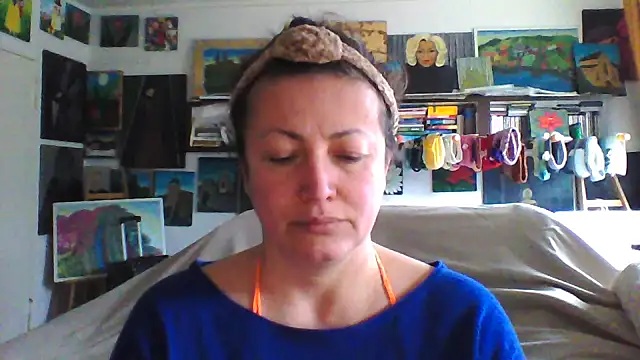 MariaAnaSunshine online show from 11/11/25, 10:21