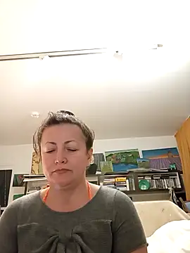 Snapshot of MariaAnaSunshine chatting on 10/06/25, 09:48 MariaAnaSunshine online show from 10/06/25, 09:48