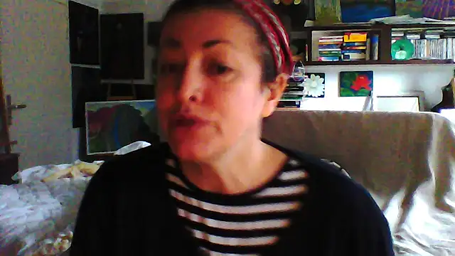 Snapshot of MariaAnaSunshine chatting on 10/04/25, 08:49 MariaAnaSunshine online show from 10/04/25, 08:49