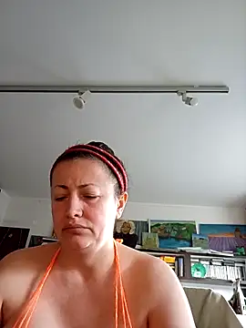 Snapshot of MariaAnaSunshine chatting on 09/28/25, 03:19 MariaAnaSunshine online show from 09/28/25, 03:19