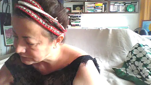 Snapshot of MariaAnaSunshine chatting on 09/10/25, 06:34 MariaAnaSunshine online show from 09/10/25, 06:34