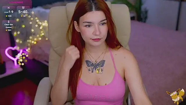 RedShinee online show from 11/18/25, 06:17