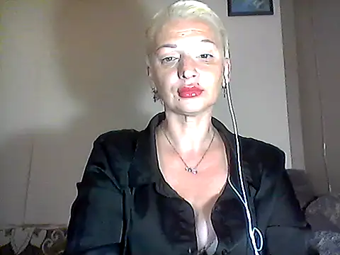 Snapshot of MaryJane441 chatting on 09/14/25, 06:08 MaryJane441 online show from 09/14/25, 06:08