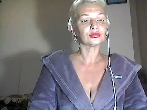 Snapshot of MaryJane441 chatting on 10/01/25, 06:23 MaryJane441 online show from 10/01/25, 06:23