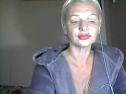 Snapshot of MaryJane441 chatting on 10/05/25, 07:37 MaryJane441 online show from 10/05/25, 07:37
