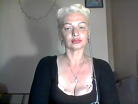 Snapshot of MaryJane441 chatting on 06/12/26, 08:17 MaryJane441 online show from 06/12/26, 08:17