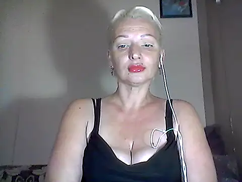 Snapshot of MaryJane441 chatting on 09/19/25, 06:01 MaryJane441 online show from 09/19/25, 06:01