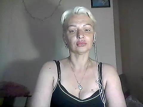 Snapshot of MaryJane441 chatting on 06/14/26, 09:21 MaryJane441 online show from 06/14/26, 09:21